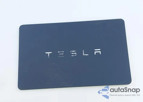 2024 Tesla Model Y Performance Dual Motor All-Wheel Drive z USA, uszkodzony, nr VIN 7SAYGDEF2RF150535